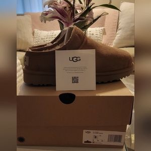 NWT UGG WOMENS CLASSIC SLIPPER SIZE 8 CHESTNUT